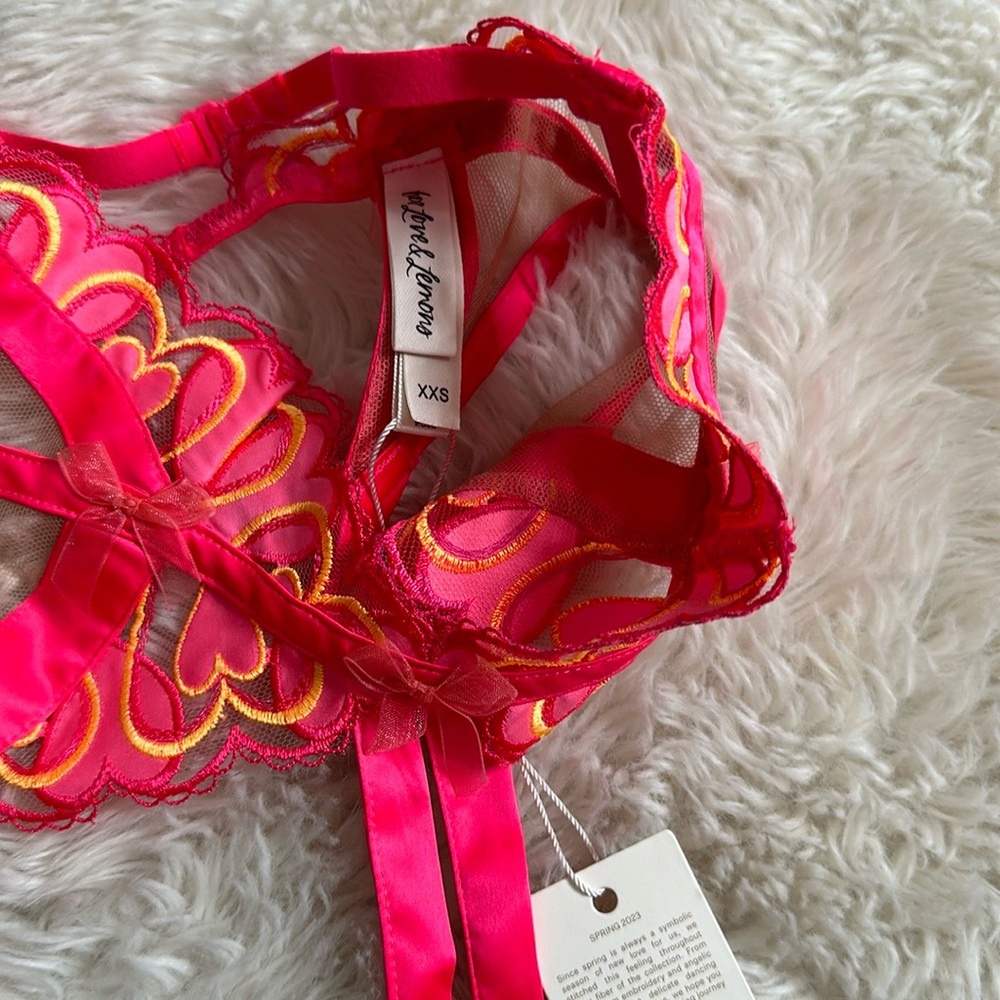 For love & lemons Hot Pink Lace Garter Belt - Picture 4 of 5